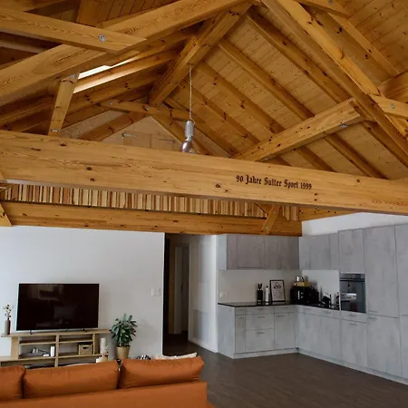 Louisa's Loft -whirlpool - Berge & Wandern - Abendruhe - Familien- & Gruppenfreundlich - 1h Von Zuerich Διαμέρισμα Alt St. Johann