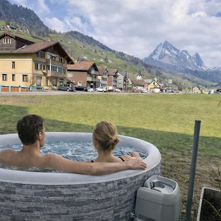 Louisa's Loft -whirlpool - Berge & Wandern - Abendruhe - Familien- & Gruppenfreundlich - 1h Von Zuerich *